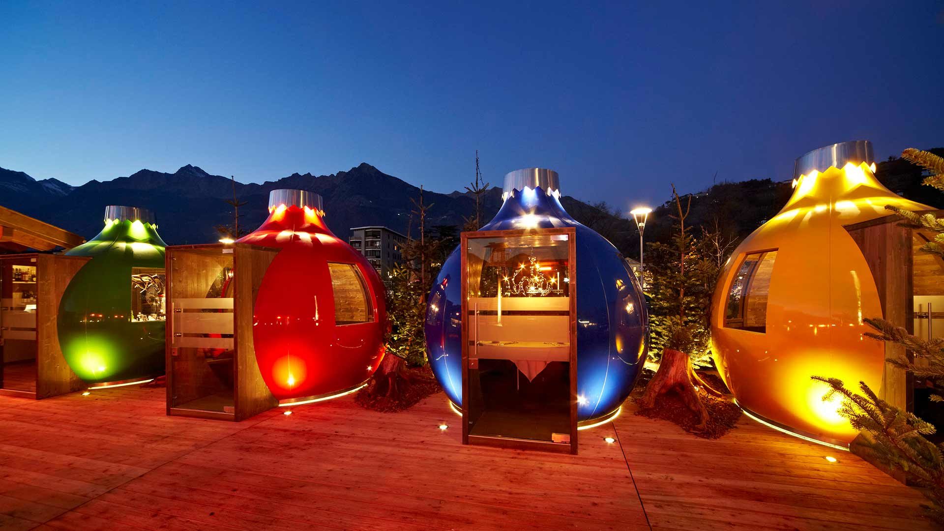 Essen in der Weihnachtskugel