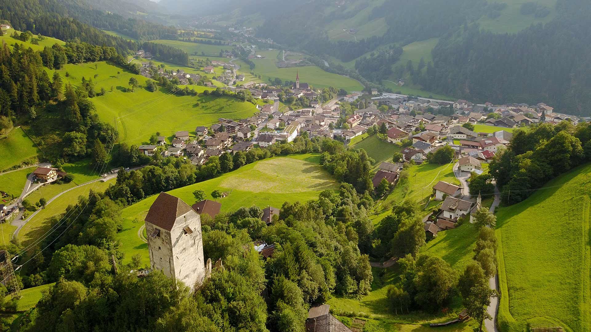 Die Jaufenburg in St. Leonhard