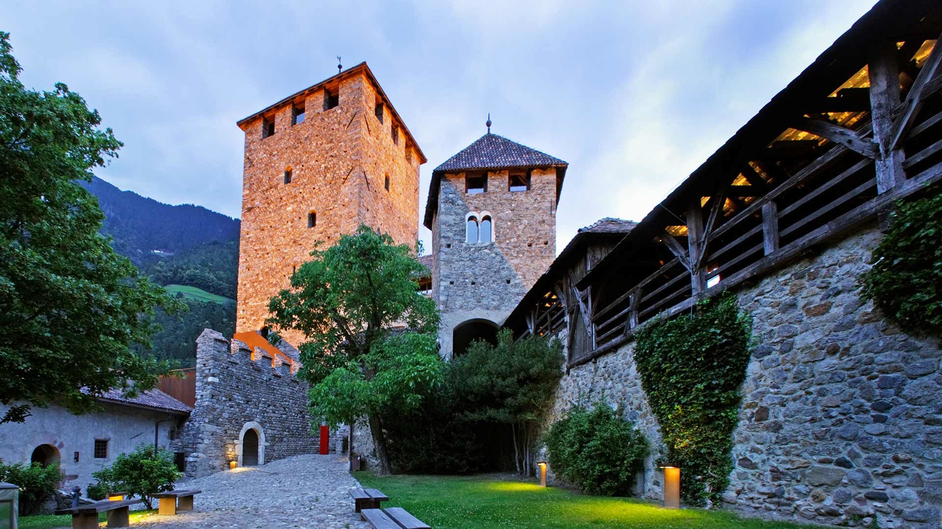 Schloss Tirol - Abendstimmung